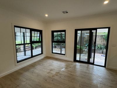 Sliding Door 2
